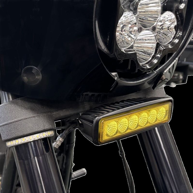 Fäste Custom Dynamics LED Softail 20-upp