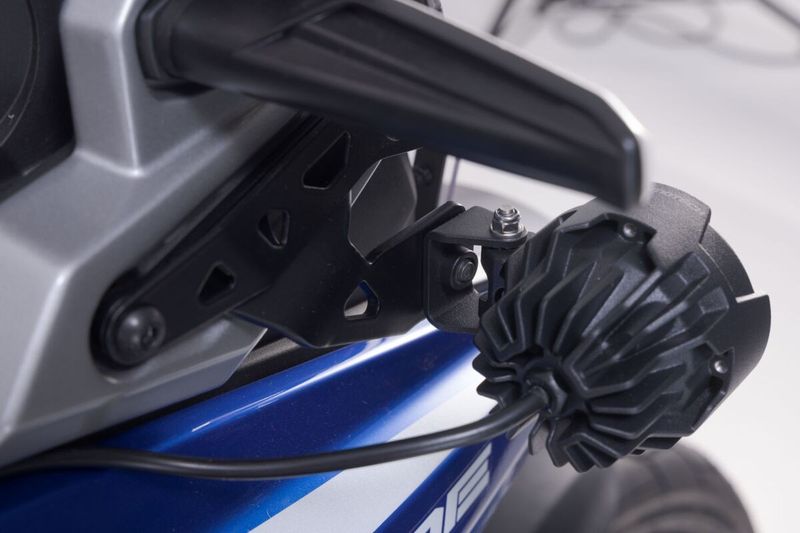 Monteringssats lampa SW-Motech Suzuki 20-upp