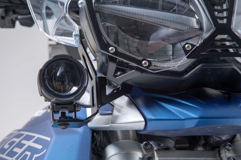 Monteringssats lampa SW-Motech Triumph 11-20