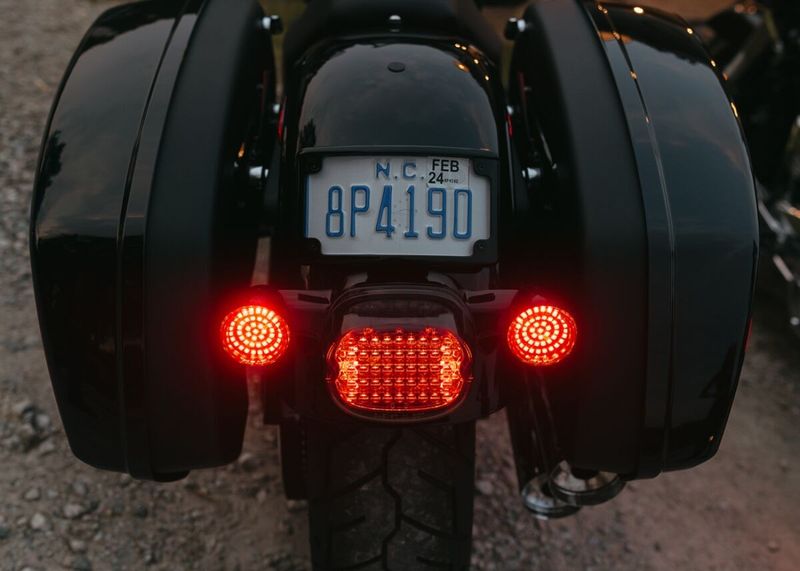 Baklykta Custom Dynamics Profile LED H-D 96-24 CD-TL-NW-S
