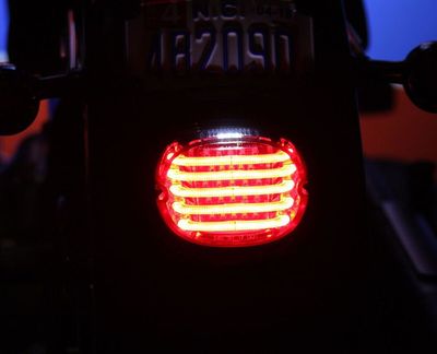 Baklykta Custom Dynamics ProBEAM Low-Profile LED röd H-D 96-24 PB-TL-LPW-R