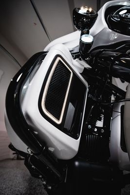 Lampor Custom Dynamics nedre LED FLHTCU 06-13