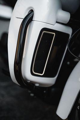Lampor Custom Dynamics nedre LED FLHTCU 06-13