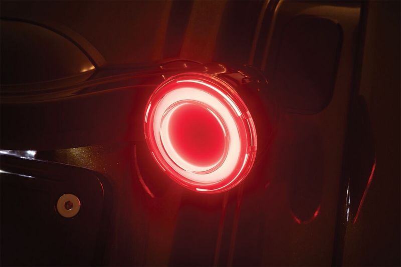 Blinkers bak Kuryakyn Tracer L E D bak rökfärgad H-D 07-24
