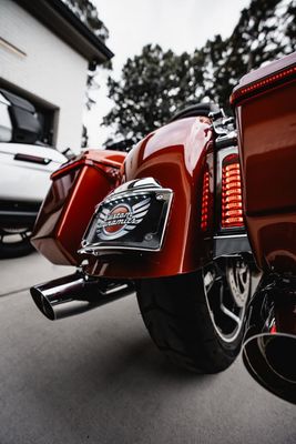Fäste nummerplåt Custom Dynamics CVO Touring 14-upp CD-CVO-MOUNT-C