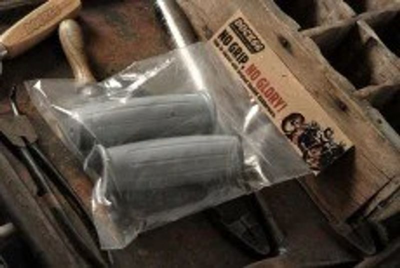 Bronson Style Grip Set grey 7/8 inch