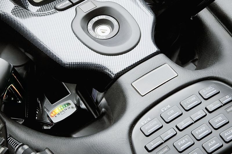 Mätare batteri Kuryakyn LED krom