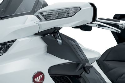 Vindavvisare Kuryakyn justerbar övre Honda 18-upp