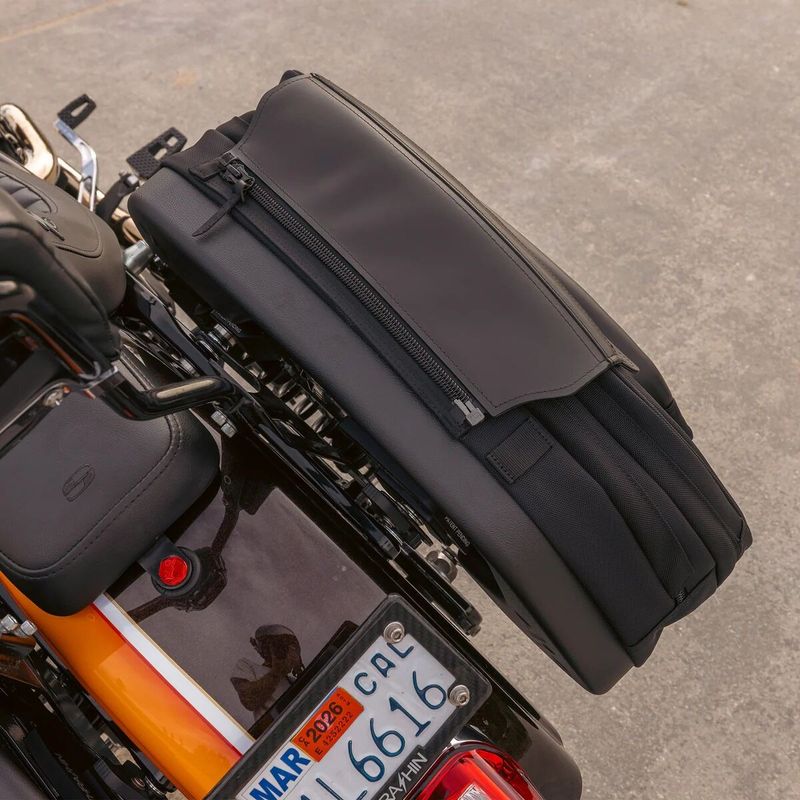 Sidoväskor Thrashin Supply Detach Dyna 96-17, Softail 18-upp