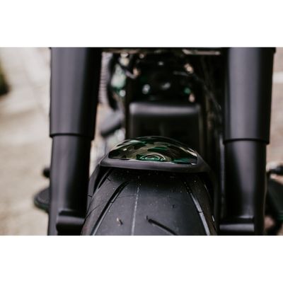 Framskärm Cult-Werk Custom V1 blanksvart