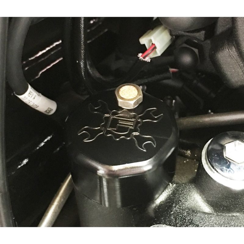 Oljesticka ventilerad med ventilationssats oljetank Feuling svart lock M8 Touring 17-26