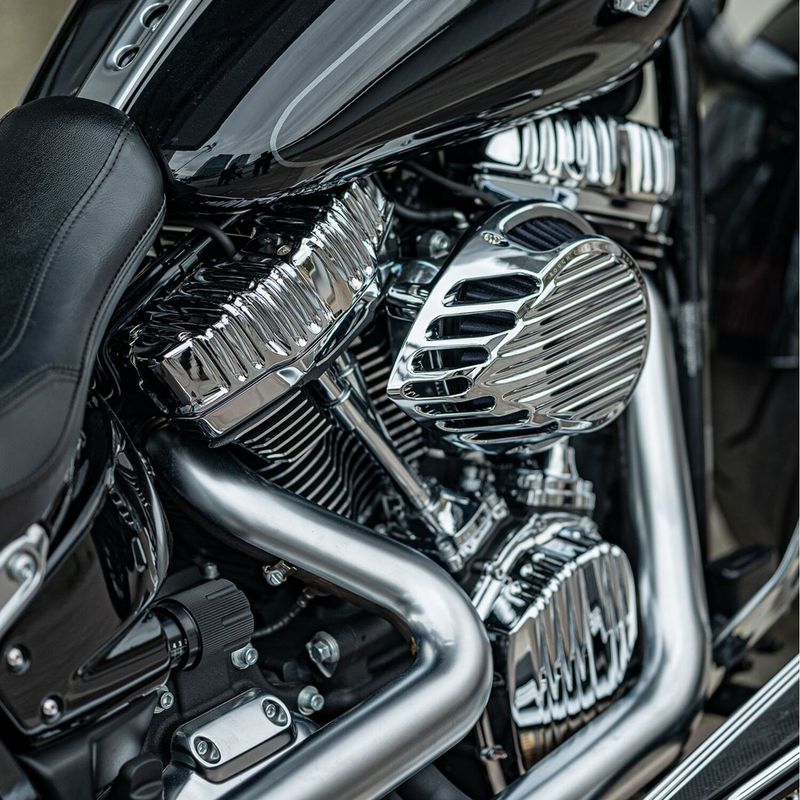 Ventilkåpor Rough Crafts krom Softail 18-25