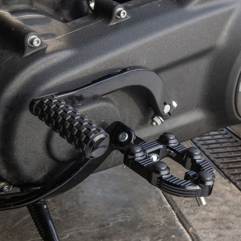 Fotpinnar Arlen Ness MX svart