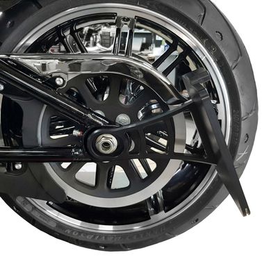 Nummerplåtshållare sidomontering HeinzBikes 200mm 140mm svart Softail 91-07