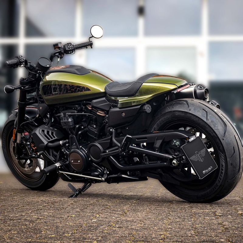 Nummerplåtshållare sidomontering HeinzBikes 140mm svart RH1250S Sportster S 21-25 HBSKZ-RH-L