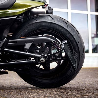 Nummerplåtshållare sidomontering HeinzBikes 140mm svart RH1250S Sportster S 21-25 HBSKZ-RH-L