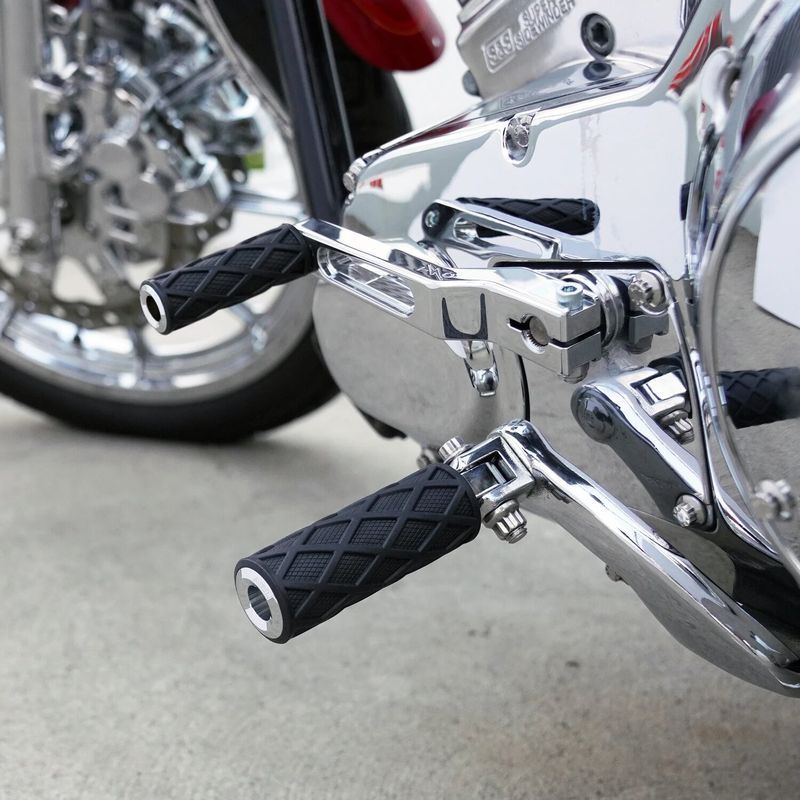 Fotpinne Arlen Ness diamond Softail rider 18-26 krom