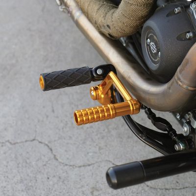 Bromsarm Arlen Ness Speedliner Softail with OEM mid-controls guld