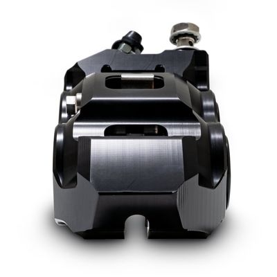 Bromsok fram Performance Machine PM 4 P Monobloc höger Softail 15-26 svart