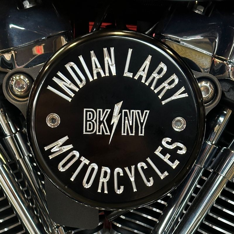 Luftfilterlock Indian Larry Motorcycles NY blanksvart svart