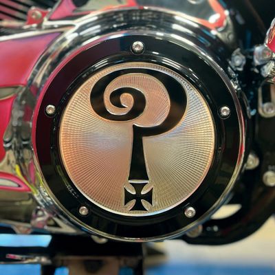 Derbylock Indian Larry Motorcycles Question Mark blanksvart klar Touring 16-26