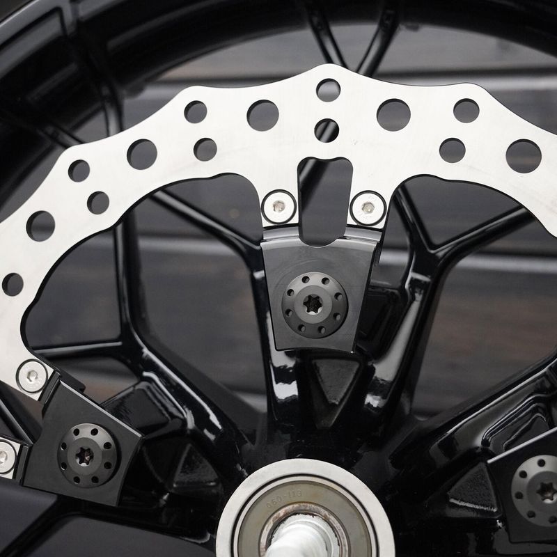 Bultsats bromsskiva fram Arlen Ness Holeshot All svart FLT Touring with front spoke 300-907