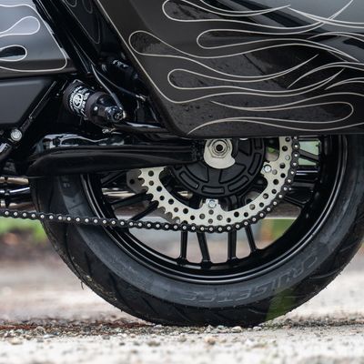 Kedja Arlen Ness 300-200 Jagged Cush svart FLT/Touring 09-26