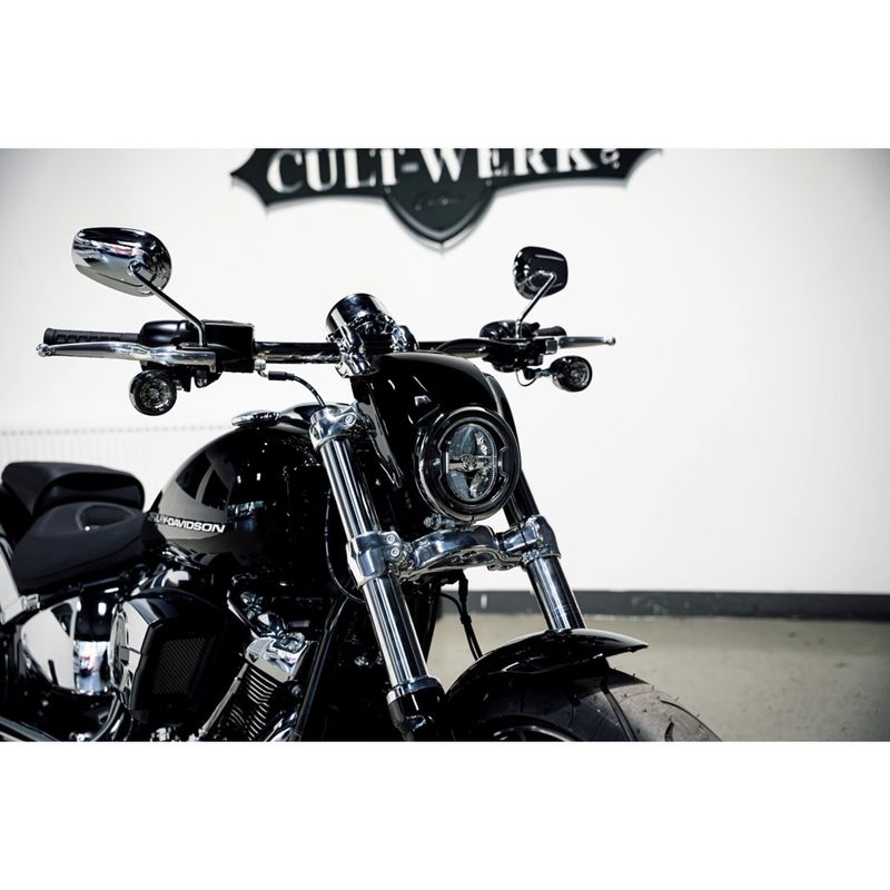 Mask strålkastare Cult-Werk V-Rod style blanksvart FXBR Breakout 117 25-26