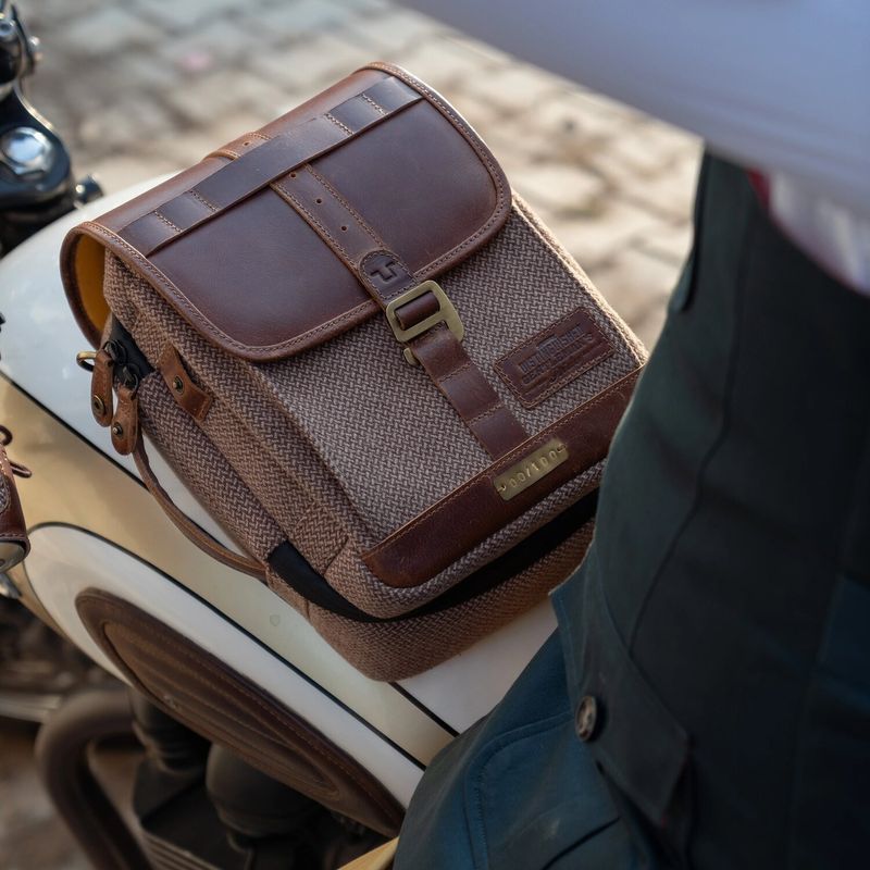 Tankväska Trip Machine x DGR Cartographer cognac