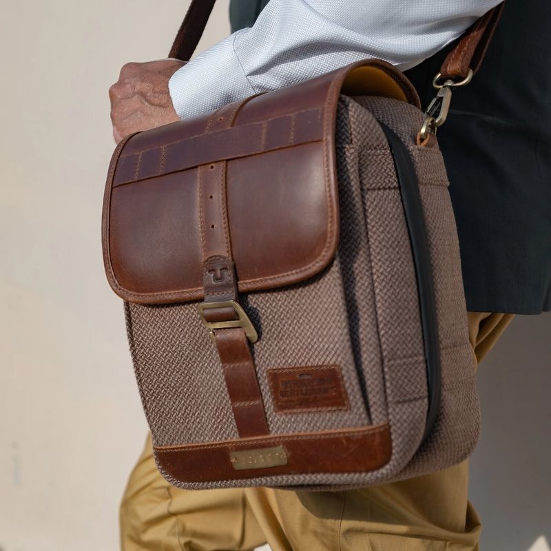 Tankväska Trip Machine x DGR Cartographer cognac