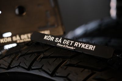 List till skylthållare MC