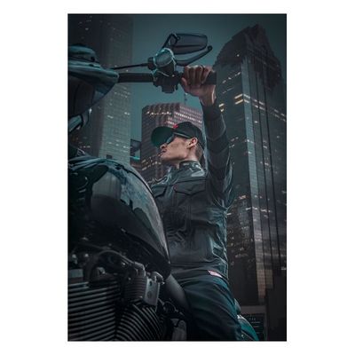 Väst 13 and a half company Night Rider stl S läder svart