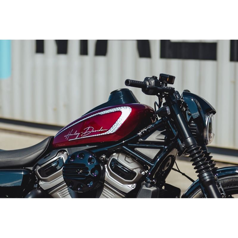 Kåpa tankpanel Cult-Werk blanksvart RH975T Nightster 22-25