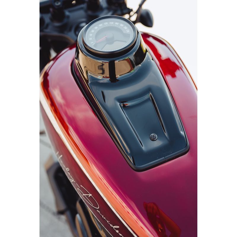 Kåpa tankpanel Cult-Werk blanksvart RH975T Nightster 22-25