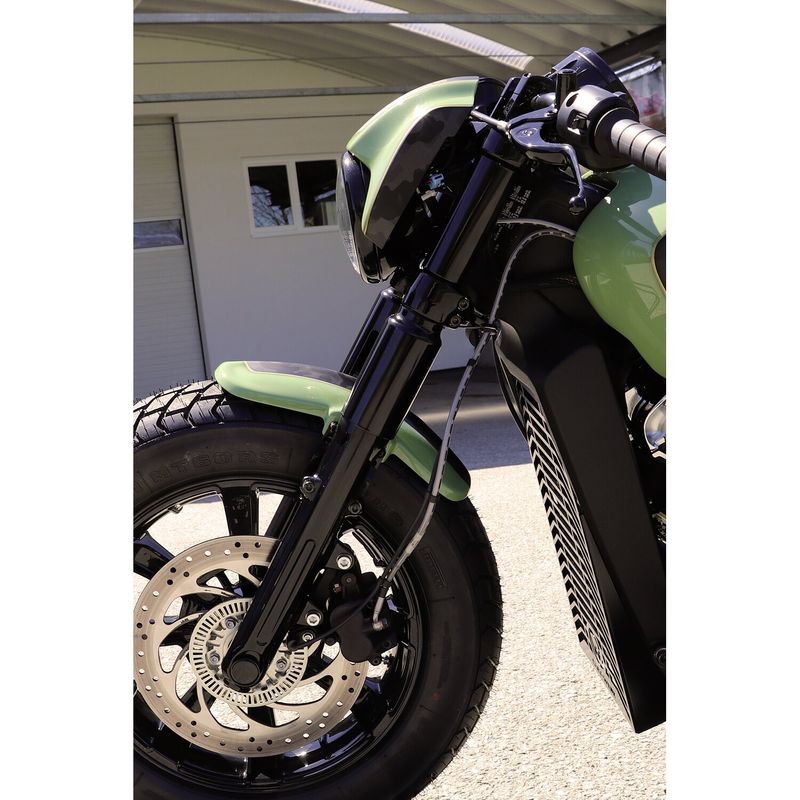 Framskärm Cult-Werk Old School blanksvart Indian Scout 15-24