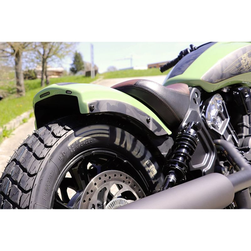 Bakskärm Cult-Werk blanksvart Indian Scout Bobber 18-24