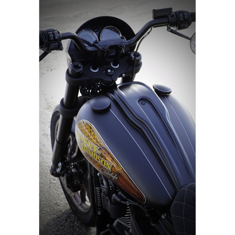 Kåpa tankpanel Cult-Werk blanksvart svart FXLR Low Rider 107 18-20