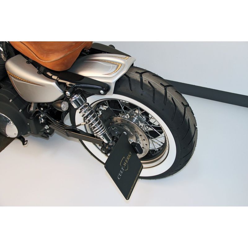 Nummerplåtshållare sidomontering Cult-Werk Austria XL Sportster 57-22