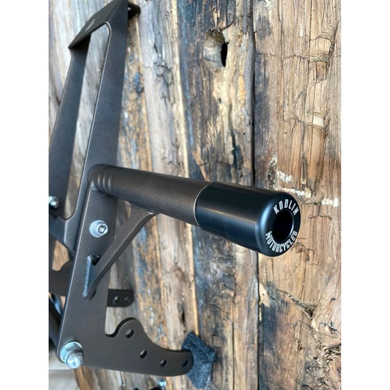 Störtbåge Kodlin Club M8 brons Softail mittfotreglage 18-25