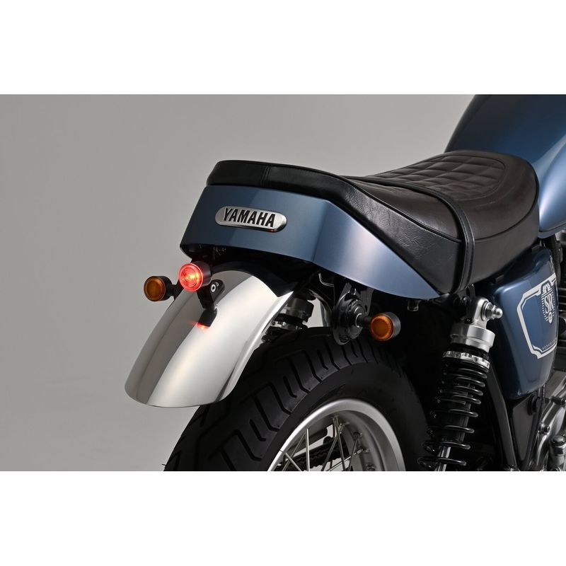 Baklykta Daytona D-Tail LED svart universal