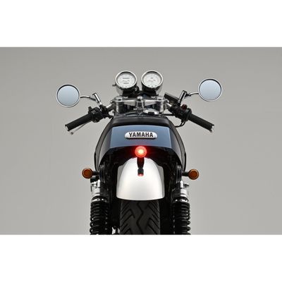 Baklykta Daytona D-Tail LED svart universal