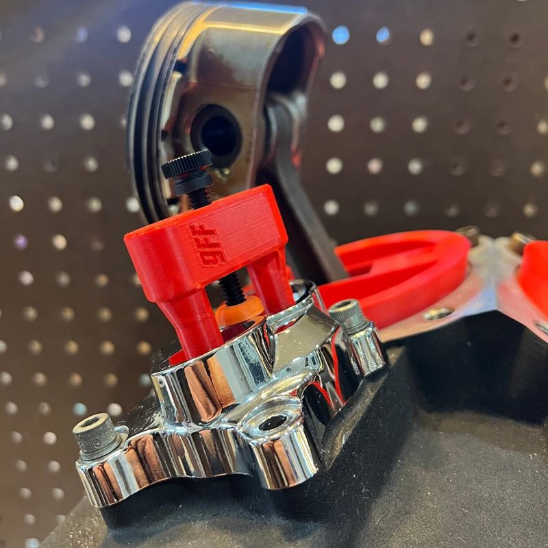 Hållare lyftare 9 Finger Fabrication LLC justerbar Evo Big Twin 84-99