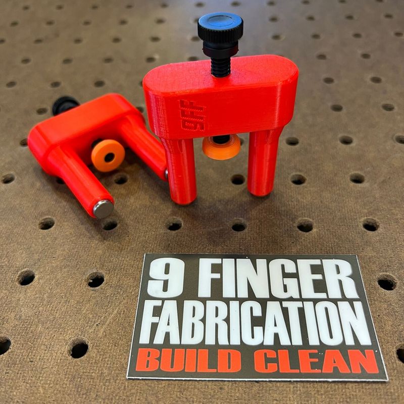 Hållare lyftare 9 Finger Fabrication LLC justerbar Evo Big Twin 84-99