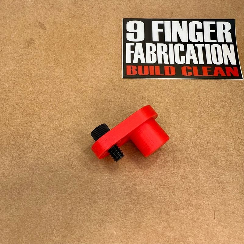 Plugg vevaxelgivarhål 9 Finger Fabrication LLC Softail 01-17
