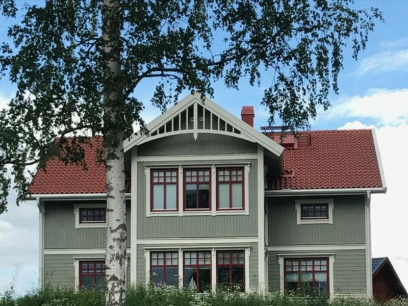 Falu Rödfärg Träfasad Grön