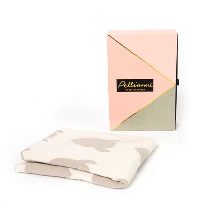 Knitted organic blanket beige