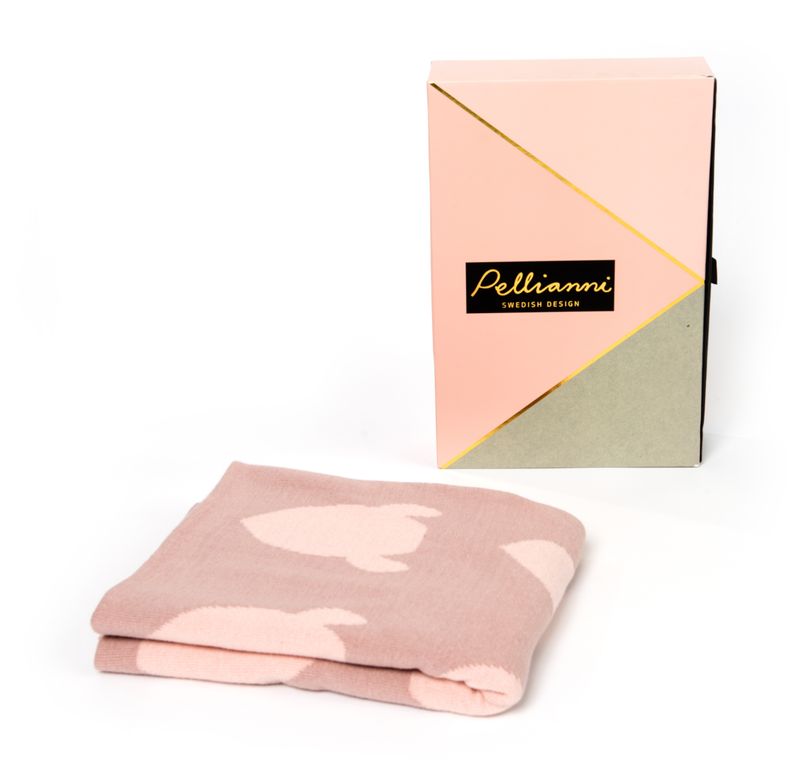 Knitted organic blanket pink