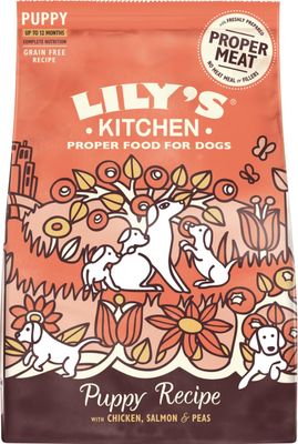 Lilys K. Puppy kyckling och lax - Tørfoder med kylling og laks til hvalpe af alle racer.&nbsp;Masser af sundhedsfremmende ingredienser som lakseolie, der hjælper med at pleje hud og pels, glucosamin og chondroitin, som hjælper med at fremme sunde, voksende led, præbiotika, der understøtter en god fordøjelse, samt vitaminer og mineraler for at få mest muligt ud af næringsstofferne.