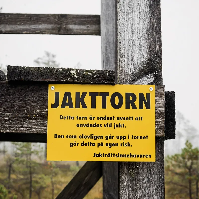 Varningsskylt Jakttorn
