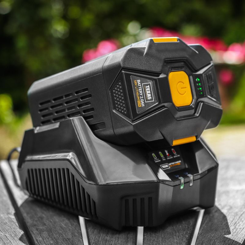 Snabbladdare laddar alla batterier i TEXAS 58Volt batteriserie